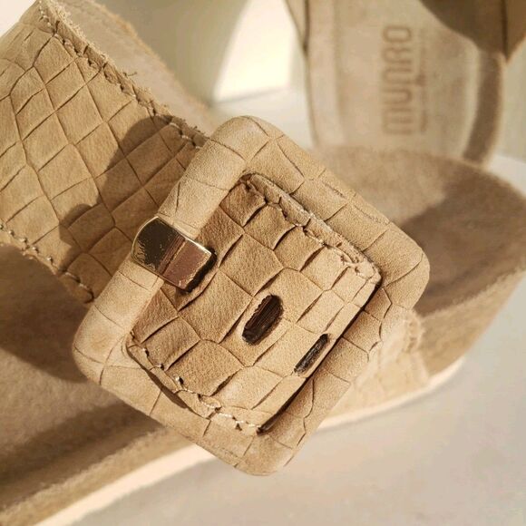 Munro Sandals Womens 9.5W Ronda TStrap Cork Wedge Slide Tan Leather Gator Print - Picture 10 of 12
